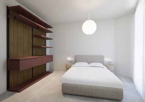 Camera moderna presso Riviera Apartments a Pesaro con vista mare, letto imbottito grigio, scaffalature bordeaux e luce a sospensione