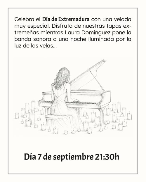 Mujer tocando un piano de cola rodeada de velas en la celebración del Día de Extremadura del hotel Huerta Honda