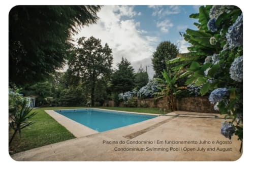 Piscina do condomínio da villa Casa Colina em Vieira do Minho, Portugal, aberta em julho e agosto