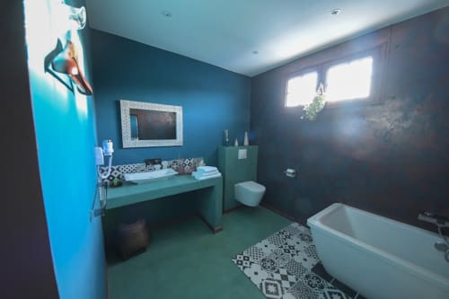 Salle de bain baignoire Suite Barbuda Hôtel Maison Clémentine Fort-de-France