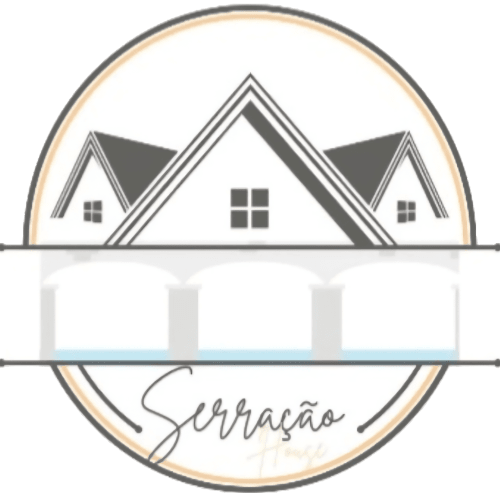 Logo da Serração House com casas geométricas e picos de montanha, alojamento em Rio Caldo, Portugal
