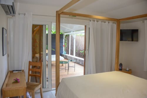 Suite Carriacou PMR accès terrasse vue jardin Hôtel Maison Clémentine Fort-de-France