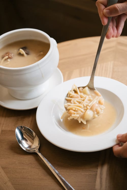 Curso de sopa cremosa con pasta en el Hotel Bruna de Esterri d'Àneu, España