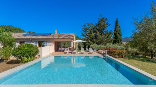 Villa de lujo con piscina reluciente y terraza en Artà, España - Massa Properties