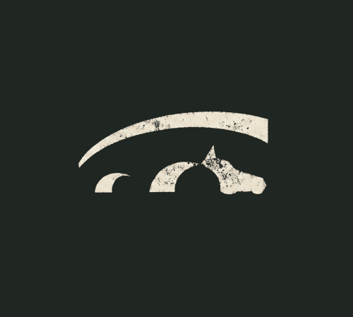 Logo minimalista con líneas curvas y silueta desgastada de jabalí para Casa Grande de Covas, Taboada