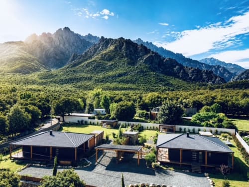 Villa de luxe aux Villas Vallée d'Asco avec vue montagne, piscine chauffée et parc naturel corse verdoyant