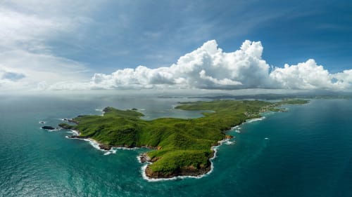  Vue aérienne et eaux turquoise de la Martinique