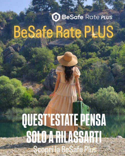Donna con valigia che ammira il paesaggio della valle italiana, Gan Eden BnB San Benedetto del Querceto