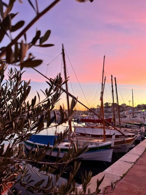 Sailboats at sunset in Saint-Cyr sur Mer harbor, near Clos BB boutique hotel