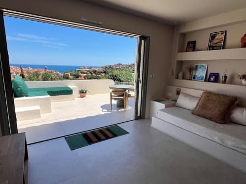 Chambre de villa moderne à Can Jeannette à Collioure avec terrasse vue sur la Méditerranée et la côte