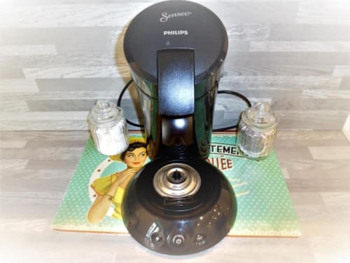 Cafetière Philips Senseo dans l'appartement Studio Zoé à Oriflamme & Travertin, Avignon