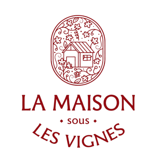 Logo La Maison sous les Vignes avec illustration de maison et vignes décoratives, gîte français