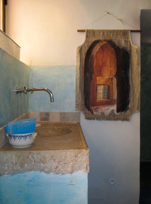 Bagno rustico al Clos Bb di Saint-Cyr sur Mer con arco tradizionale marocchino e accenti blu
