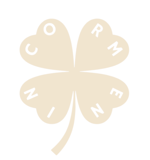 Trèfle à quatre feuilles avec lettres formant CONFIRM pour Les gîtes de Cormenin, chambre d'hôtes à Saint-Hilaire-sur-Puiseaux