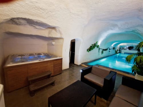 Spa luxueux avec bain à remous et piscine intérieure à Villa l'Escapade, Amboise Touraine