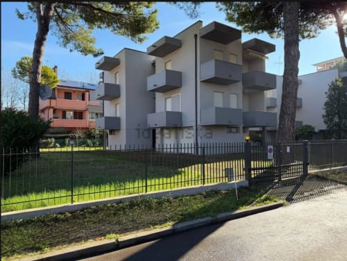 Moderno edificio residenziale con vista giardino a Cervia, Italia - Proprietà Romagnapartments vicino al mare
