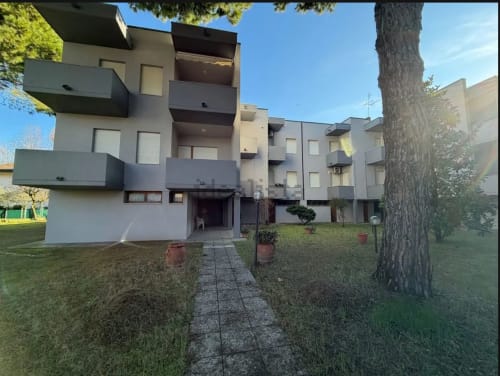 Romagnapartments, moderno edificio residenziale a Cervia con vista giardino e spazi esterni condivisi