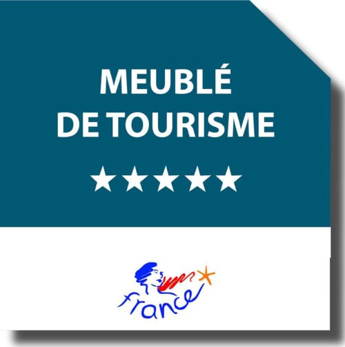 Badge de certification cinq étoiles Meublé de Tourisme de l'hôtel CICEA à Le Monêtier-les-Bains, France