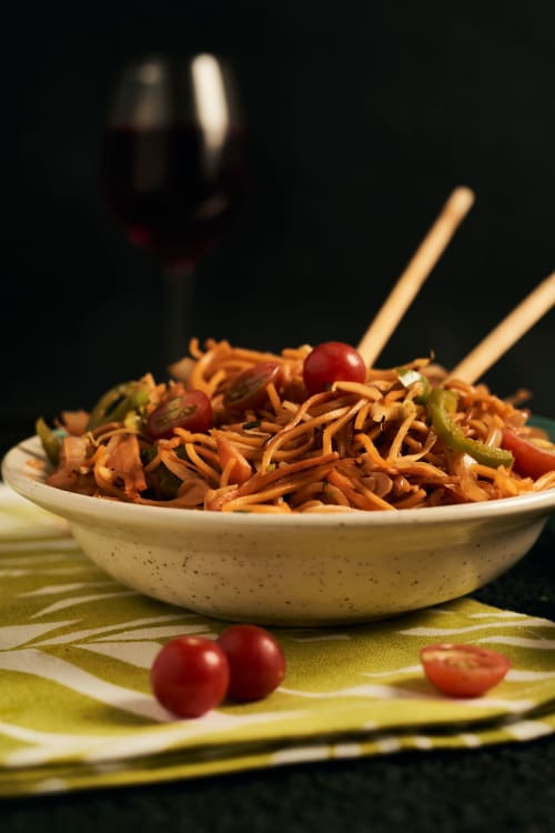 Crispy noodle salad with cherry tomatoes and cucumber at VERDI Hotel in Jesolo