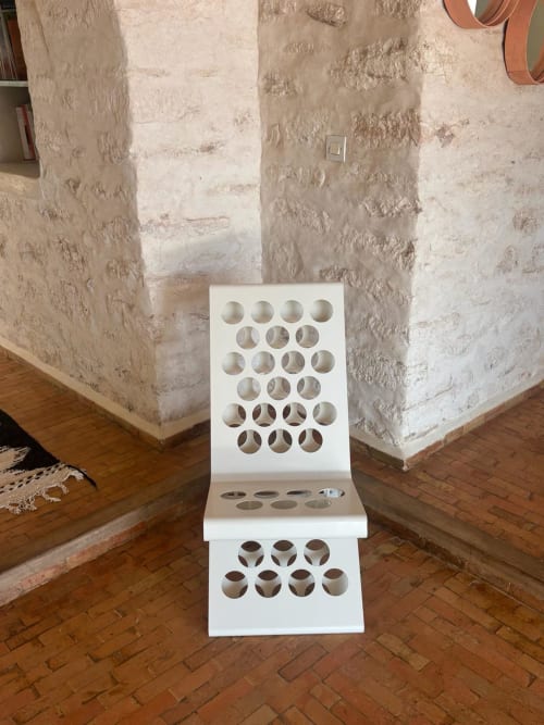 Élégante installation de bouche d'aération sculptée blanche dans le cottage Domaine Belhazar, Essaouira
