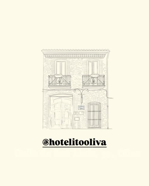 Plano arquitectónico del Hotelito Oliva Pensión en Oliva, España - encantador edificio de dos plantas con balcones en fachada