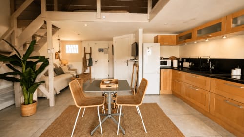 Appartement moderne ouvert aux Balcons d'Oyster Pond, Saint-Martin avec cuisine équipée, coin repas et séjour