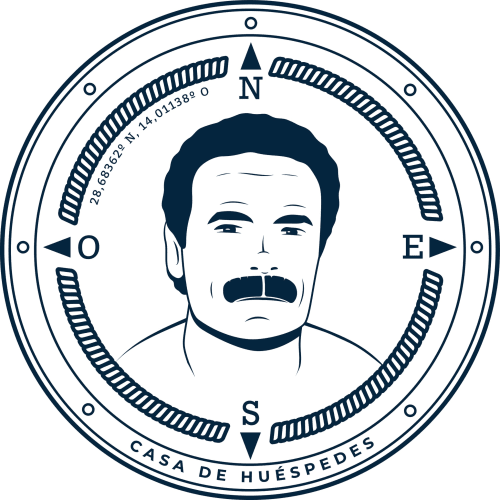 Logo de brújula de El Patrón Casa de Huéspedes con retrato de un hombre, El Cotillo