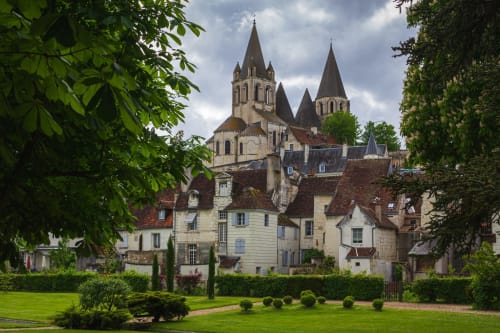 Le relais de Touraine à Abilly, un hôtel charmant aux clochers historiques et architecture française élégante entouré de jardins verdoyants