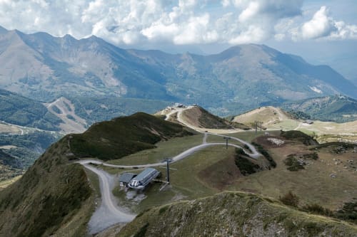Residenza Basiglio con vista sulle Alpi, stazione della funivia e strada panoramica a Ceva, Italia