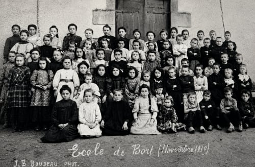 Photo de classe scolaire vintage de 1910 de Bort, région du Limousin près du Domaine de Bort