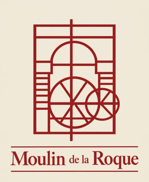 Logo de l'hôtel Moulin de la Roque : bâtiment historique avec fenêtres géométriques et roue à eau à Althen-des-Paluds