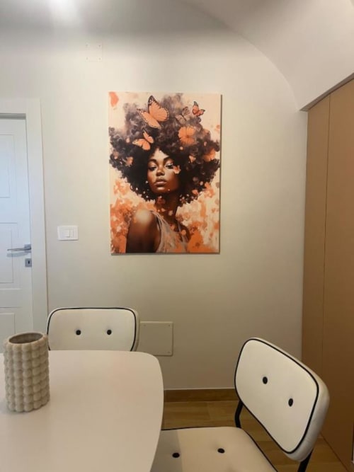 Camera moderna della Marelia Suites B&B a Vasto con arte contemporanea, sedie bianche e illuminazione naturale