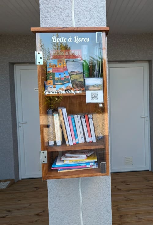 Boîte à livres community book exchange with tourist guides at Résidence des Sables, Mably