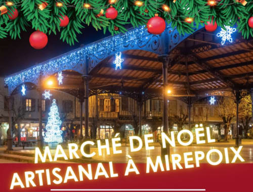 Weihnachtsmarkt in Mirepoix, Ariège mit festlichen Dekorationen und Weihnachtslichtern