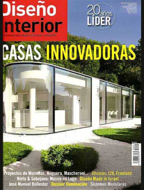 Modern innovative house design magazine cover featuring minimalist architecture with glass panels and greenery at Alemanys 5,