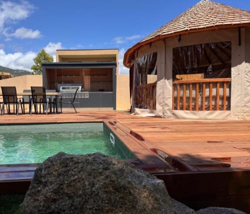Villa Dolce Vita aux Villas d'A Storia à Porto-Vecchio : piscine privée, architecture moderne, cuisine extérieure