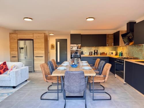Coin repas Villa Dolce Vita avec cuisine, 6 couverts, équipements modernes aux Villas d'A Storia, Porto-Vecchio