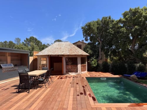 Villa Dolce Vita aux Villas d'A Storia à Porto-Vecchio dispose d'une piscine privée, d'une terrasse en bois, d'un belvédère et d'une salle à manger extérieure