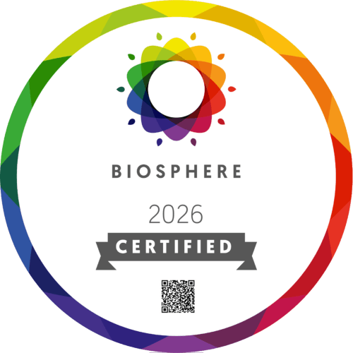 Selo de certificação Biosphere 2026 do hotel eco-friendly Casa com Arte, Cadaval, Portugal