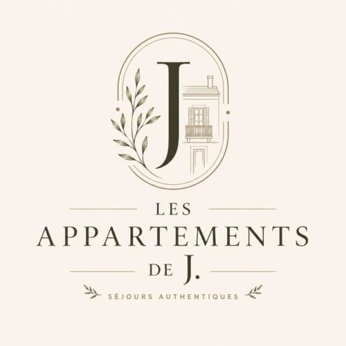 Logo von Les Appartements de J. mit eleganter Typografie, Olivenzweig und französischer Gebäudeillustration für die Epinac-Boutique