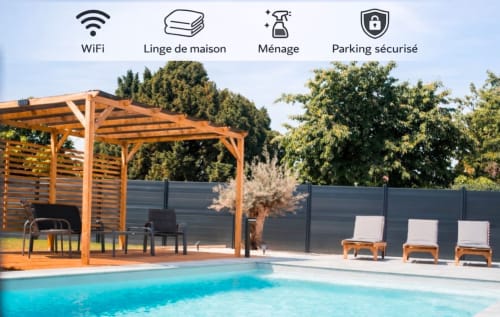 Résidence des Sables pool area with wooden pergola, loungers, and private courtyard in Mably