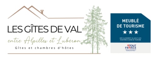 Logo Les Gîtes de Val avec maison de montagne, sapin et certification 3-étoiles d'hébergement meublé pour les Alpes françaises
