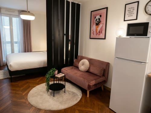 Studio moderne au Paradis Des Logis, Pierrefitte sur Seine avec lit, canapé et kitchenette