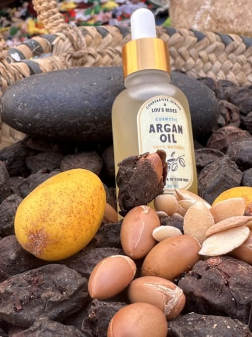 Huile d'argan Lou's Rides aux amandes et citron au spa de l'hôtel Eucalyptus Ethnic à El Ghazouane, Maroc