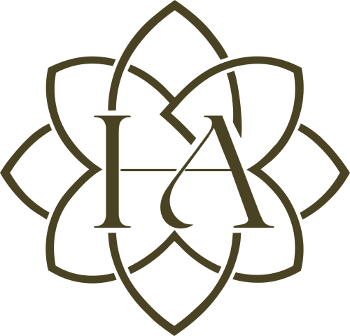 Logo del Hostal Restaurante Ángel - diseño floral decorativo con monograma IRA en verde oliva, Huelma, Jaén