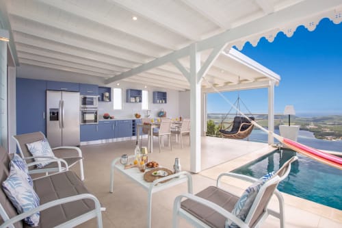 Villa Nid des Colibris aux Terrasses du Morne Gommier au Marin, Martinique - villa balnéaire moderne avec piscine et cuisine
