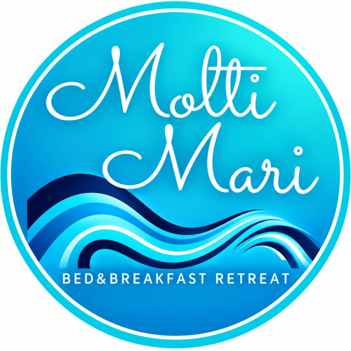 Logo del Bed&Breakfast Molti Mari con onde turchesi e elegante testo in corsivo per il loro rifugio Murta Maria a Olbia, Italia