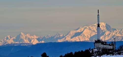 Furanelle B&B à Saint-Étienne avec vue sur les Alpes et pics enneigés en arrière-plan