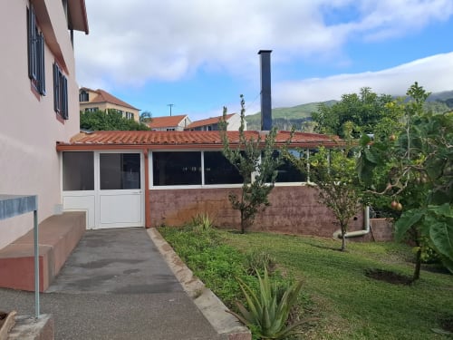 Quinta frizado villa in Prazeres with terrace, garden, mountain views, and modern amenities