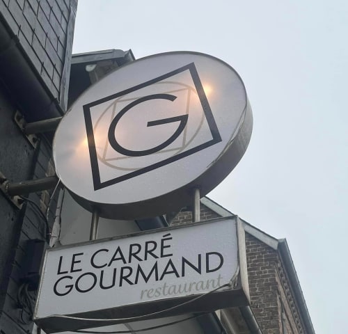Enseigne du restaurant Le Carré Gourmand à l'Hôtel Motelia à Moissy-Cramayel, France